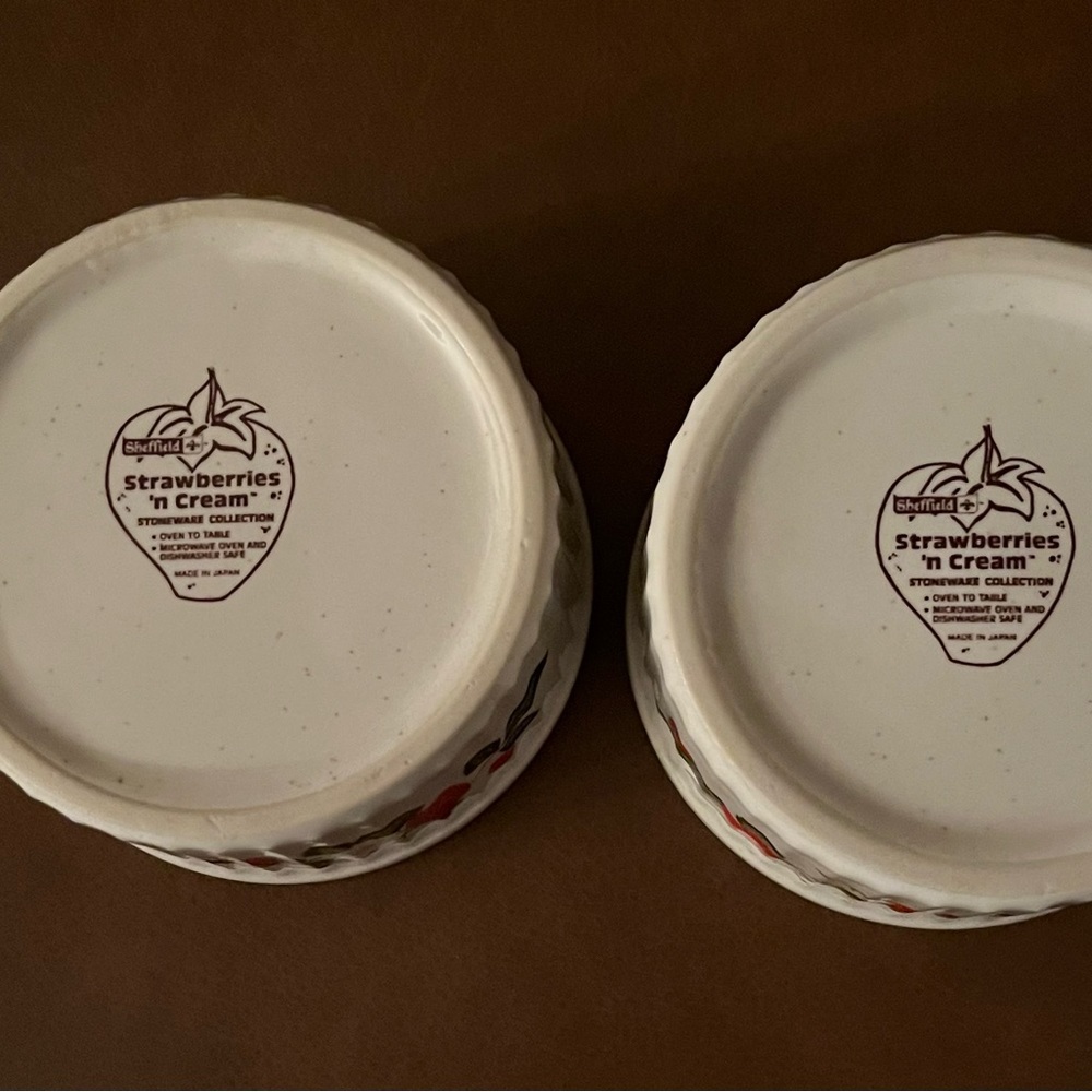 Vintage Sheffield Strawberries ‘n Cream StonewareRamekins, Set of 2 - Picture 2 of 4
